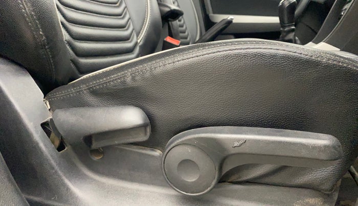 2020 Maruti Vitara Brezza ZXI PLUS, Petrol, Manual, 1,02,607 km, Driver Side Adjustment Panel