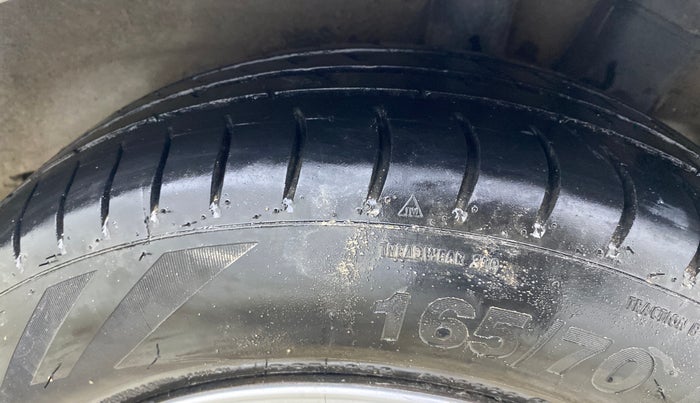 2017 Hyundai Grand i10 MAGNA 1.2 KAPPA VTVT, CNG, Manual, 80,100 km, Left Rear Tyre Tread