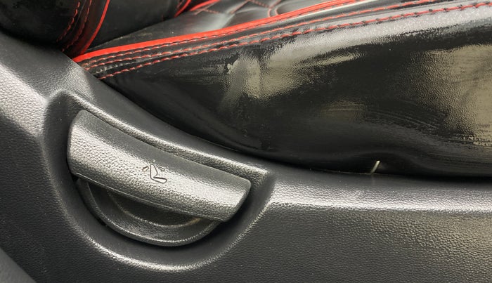 2017 Hyundai Grand i10 MAGNA 1.2 KAPPA VTVT, CNG, Manual, 80,100 km, Driver Side Adjustment Panel