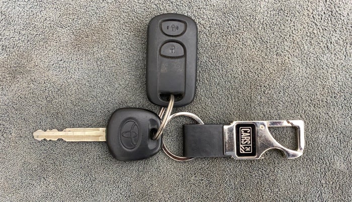 2013 Toyota Etios G, Petrol, Manual, 24,575 km, Key Close Up