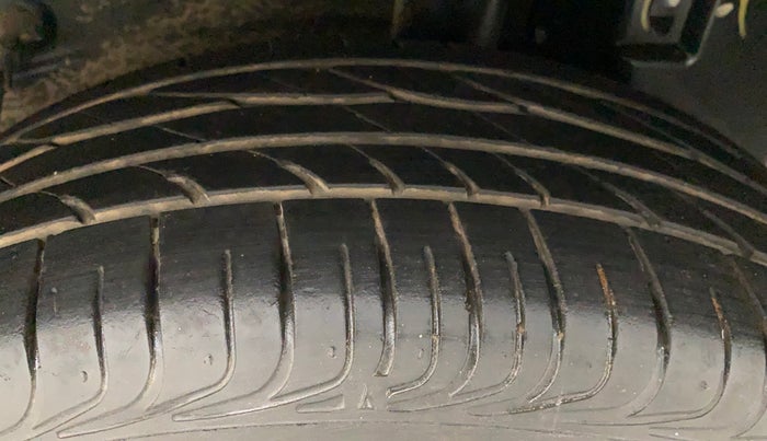 2013 Toyota Etios G, Petrol, Manual, 24,575 km, Left Rear Tyre Tread