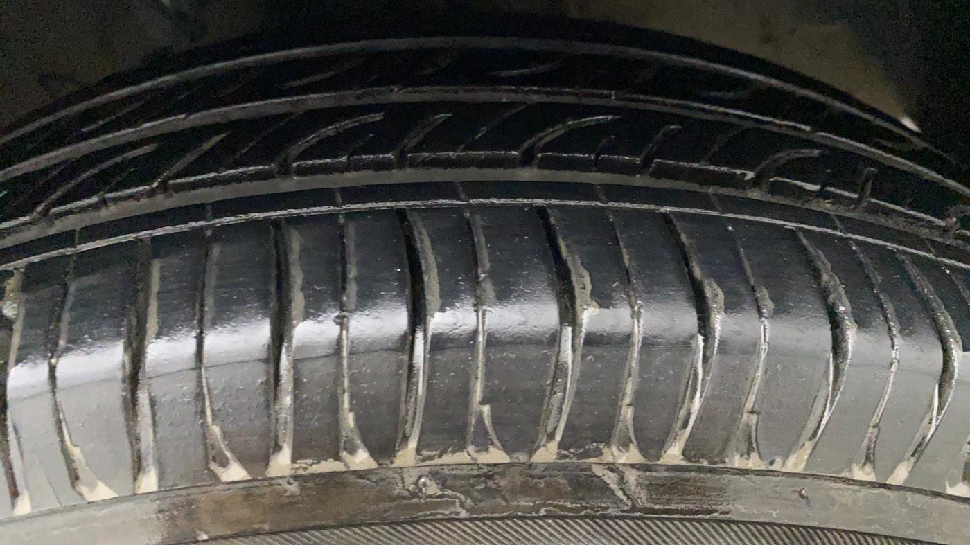 2018 Hyundai NEW SANTRO SPORTZ CNG, CNG, Manual, 50,669 km, Left Front Tyre Tread