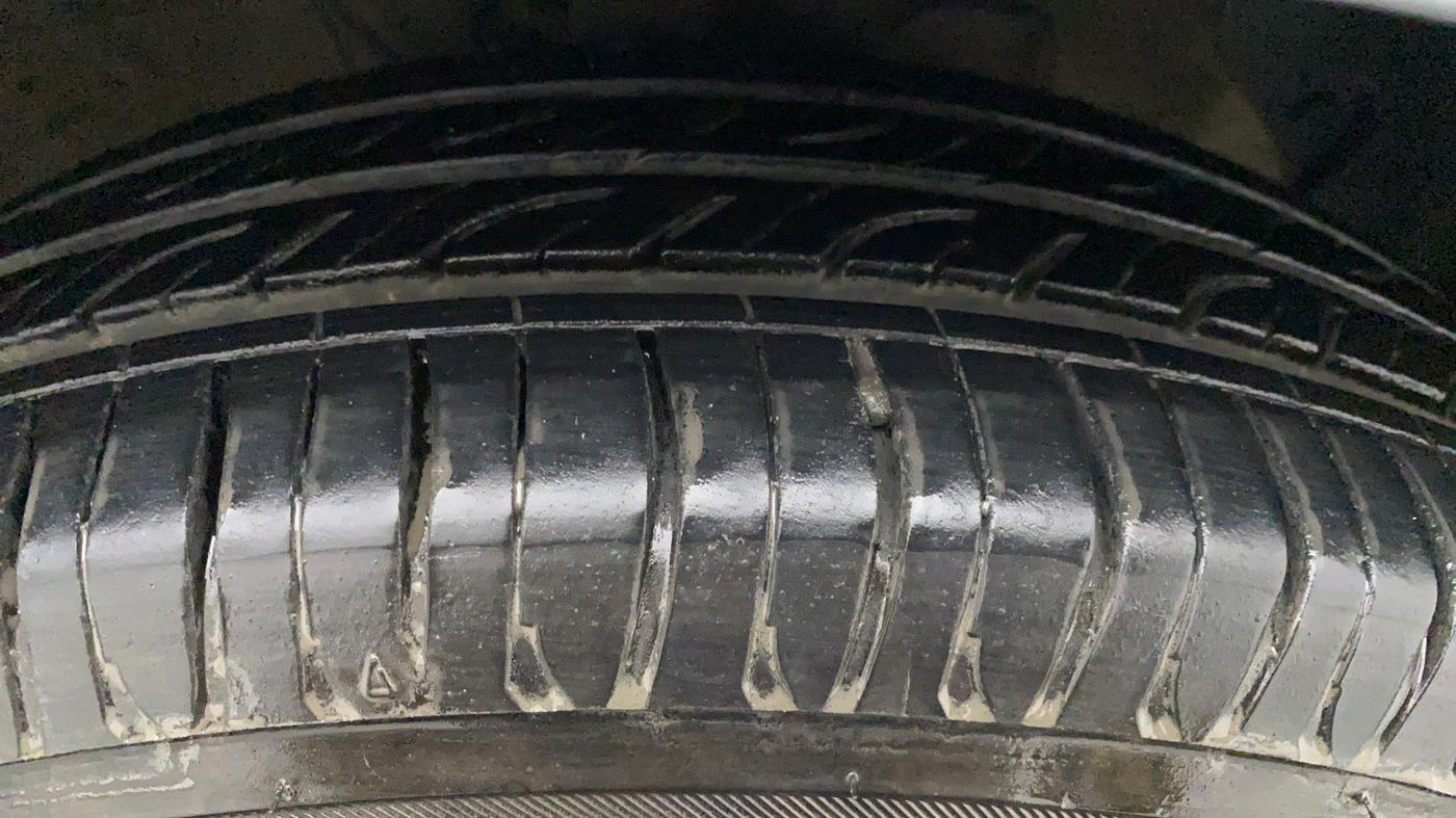 2018 Hyundai NEW SANTRO SPORTZ CNG, CNG, Manual, 50,669 km, Right Front Tyre Tread