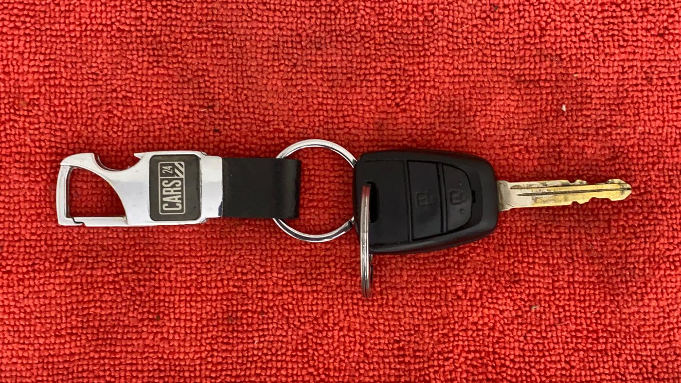 2018 Hyundai NEW SANTRO SPORTZ CNG, CNG, Manual, 50,669 km, Key Close Up