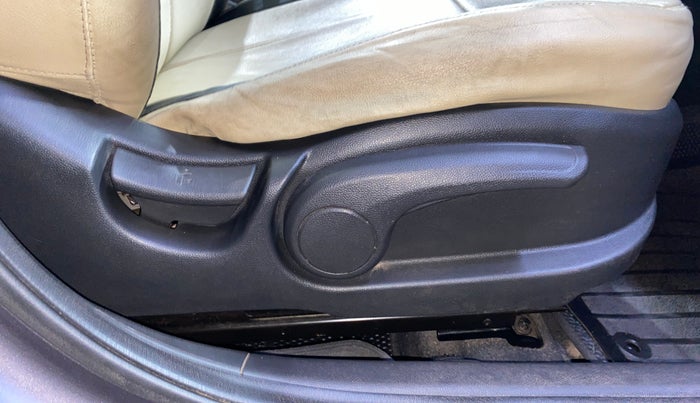 2015 Hyundai Elite i20 SPORTZ 1.2 (O), Petrol, Manual, 13,423 km, Driver Side Adjustment Panel