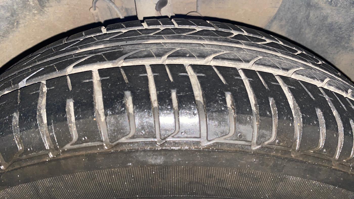 2015 Hyundai Elite i20 SPORTZ 1.2 (O), Petrol, Manual, 13,423 km, Right Front Tyre Tread