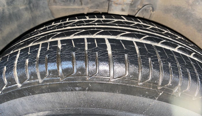 2015 Hyundai Elite i20 SPORTZ 1.2 (O), Petrol, Manual, 13,423 km, Left Front Tyre Tread