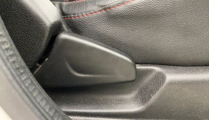 2021 Renault Kwid RXT 1.0 (O), Petrol, Manual, 16,482 km, Driver Side Adjustment Panel