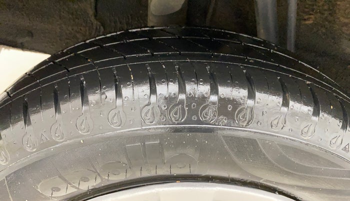 2021 Renault Kwid RXT 1.0 (O), Petrol, Manual, 16,482 km, Right Rear Tyre Tread