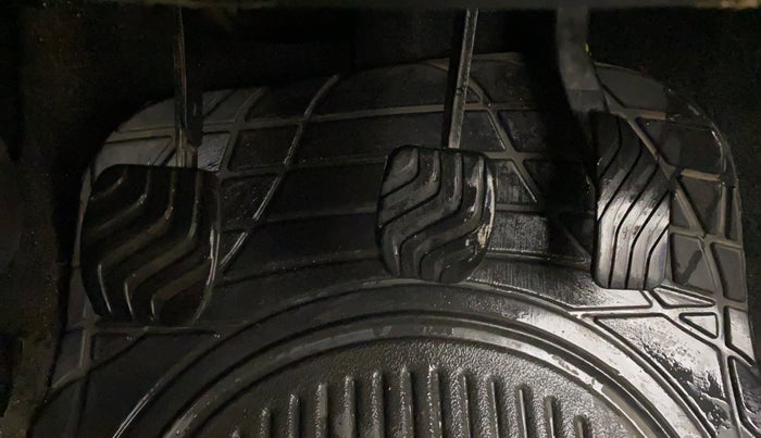 2021 Renault Kwid RXT 1.0 (O), Petrol, Manual, 16,482 km, Pedals