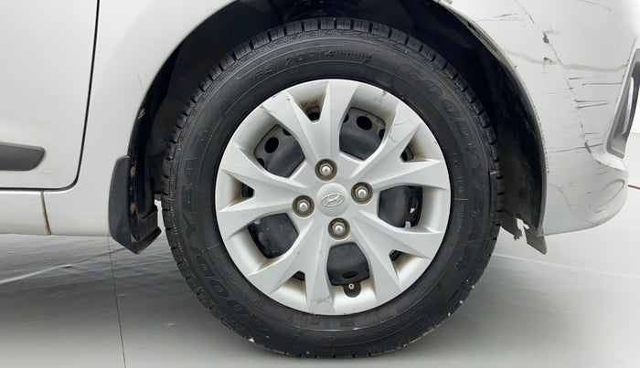 2015 Hyundai Grand i10 SPORTZ 1.2 KAPPA VTVT, Petrol, Manual, 38,464 km, Right Front Wheel