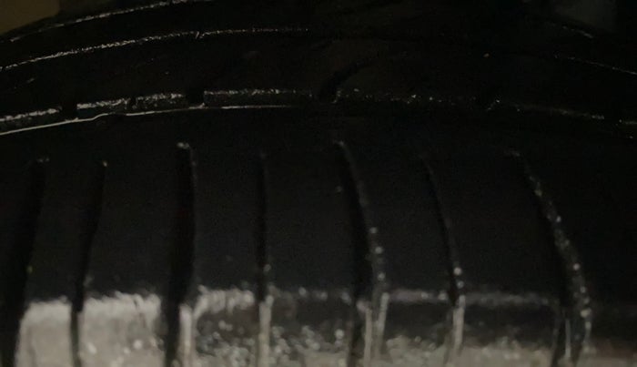 2017 Maruti Celerio VXI AMT, Petrol, Automatic, 1,12,468 km, Right Front Tyre Tread