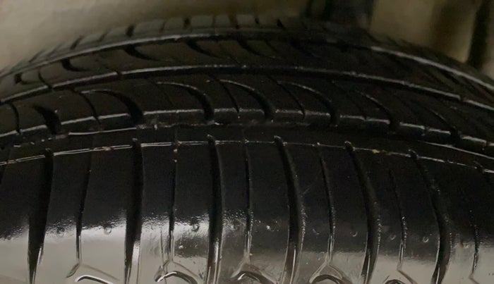 2017 Maruti Celerio VXI AMT, Petrol, Automatic, 1,12,468 km, Left Rear Tyre Tread