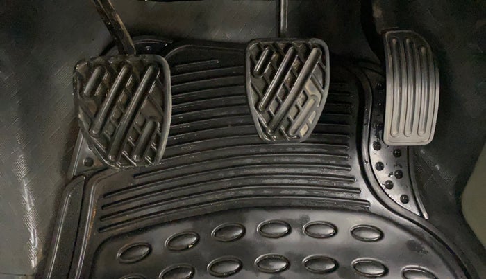 2013 Nissan Sunny XL, Petrol, Manual, 38,704 km, Pedals