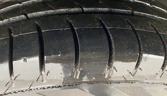 2013 Nissan Sunny XL, Petrol, Manual, 38,704 km, Right Rear Tyre Tread