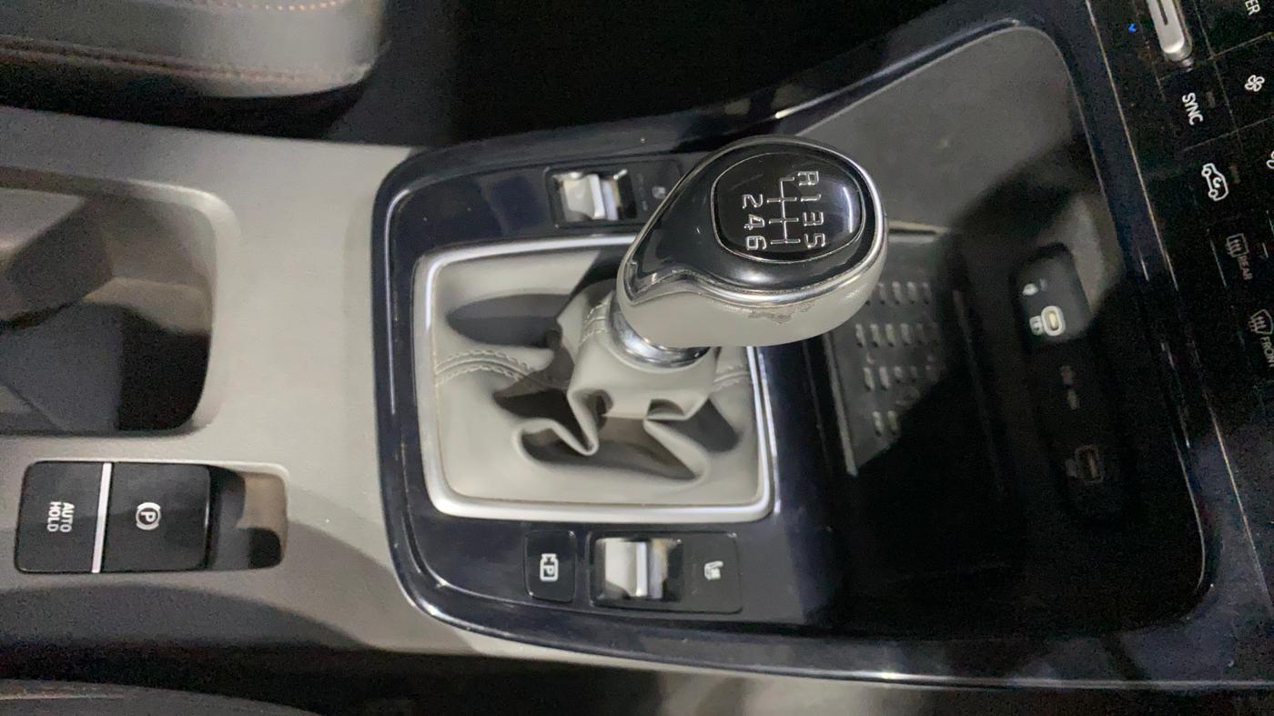 2024 Hyundai Creta SX (O) 1.5 PETROL, Petrol, Manual, 14,138 km, Gear Lever