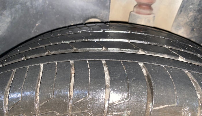 2024 Hyundai Creta SX (O) 1.5 PETROL, Petrol, Manual, 14,174 km, Left Rear Tyre Tread