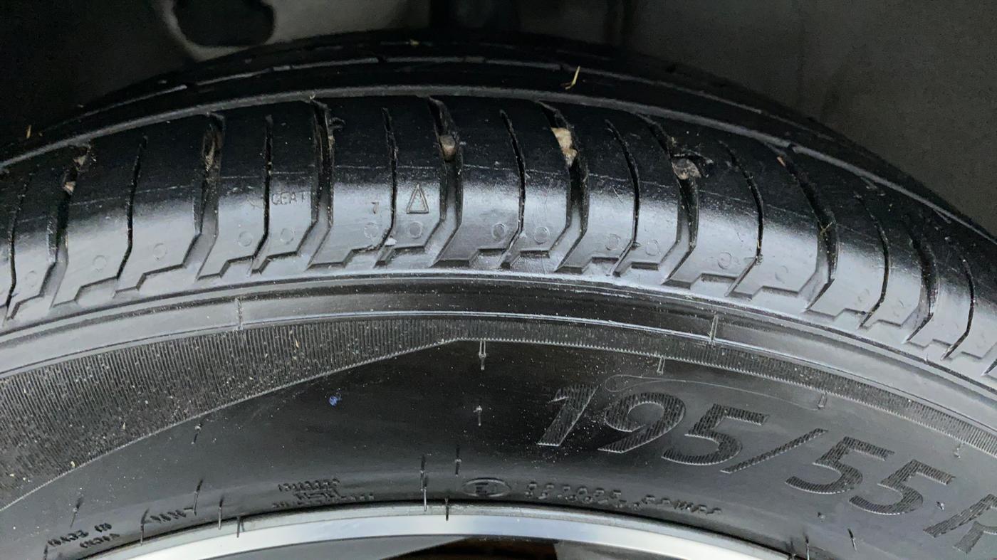 2020 Hyundai NEW I20 ASTA 1.0 GDI TURBO DCT, Petrol, Automatic, 6,779 km, Left Front Tyre Tread