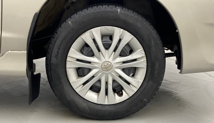 2013 Toyota Innova 2.5 GX 7 STR BS IV, Diesel, Manual, 1,58,656 km, Right Front Wheel