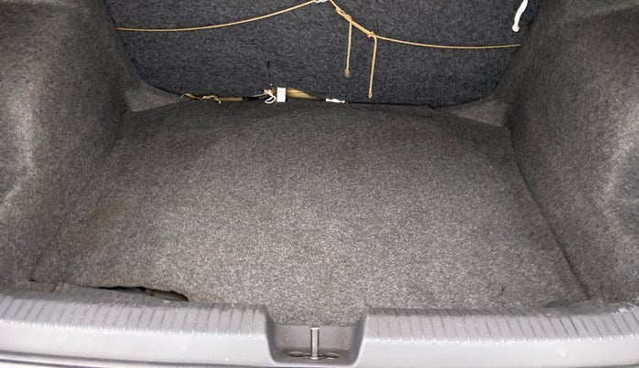 2016 Volkswagen Ameo HIGHLINE1.2L, Petrol, Manual, 98,156 km, Boot Inside