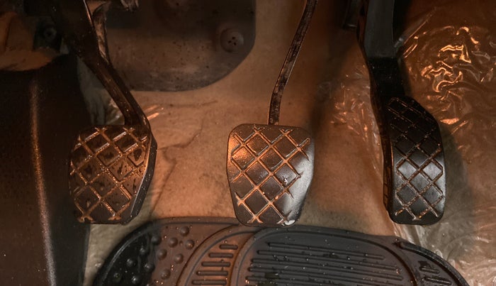 2016 Volkswagen Ameo HIGHLINE1.2L, Petrol, Manual, 98,156 km, Pedals