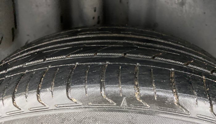 2016 Volkswagen Ameo HIGHLINE1.2L, Petrol, Manual, 98,156 km, Right Rear Tyre Tread