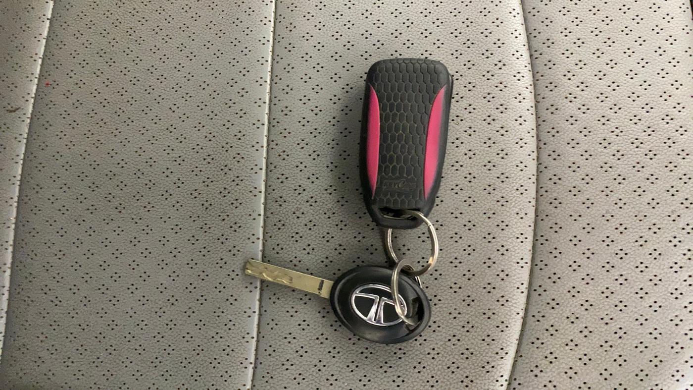 2022 Tata Tiago XZ PLUS CNG, CNG, Manual, 85,548 km, Key Close Up