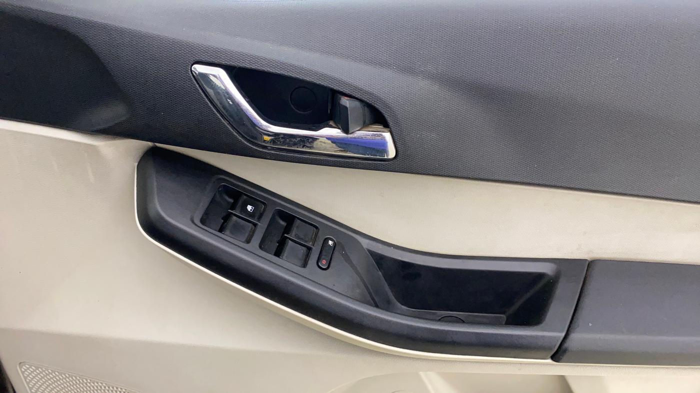 2022 Tata Tiago XZ PLUS CNG, CNG, Manual, 85,548 km, Driver Side Door Panels Control