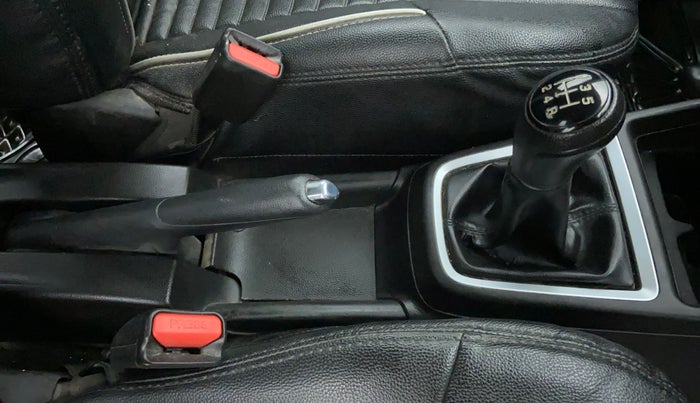 2019 Maruti Swift VXI, Petrol, Manual, 39,572 km, Gear Lever