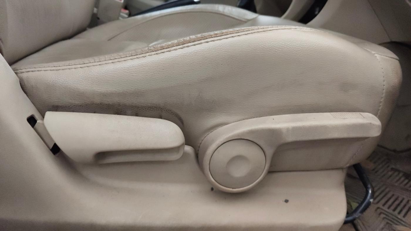 2016 Maruti Ciaz ZXI+, Petrol, Manual, 85,524 km, Driver Side Adjustment Panel