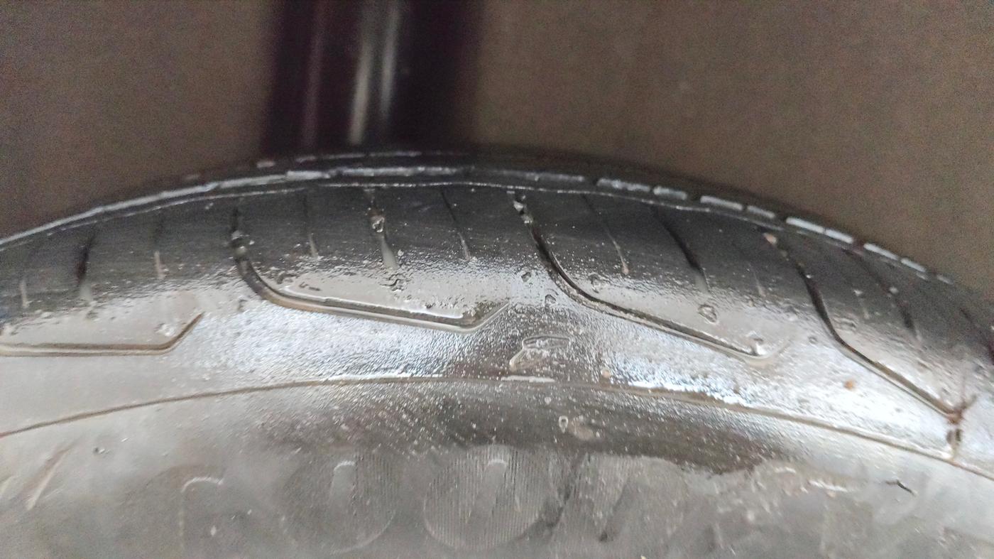 2016 Maruti Ciaz ZXI+, Petrol, Manual, 85,524 km, Right Rear Tyre Tread