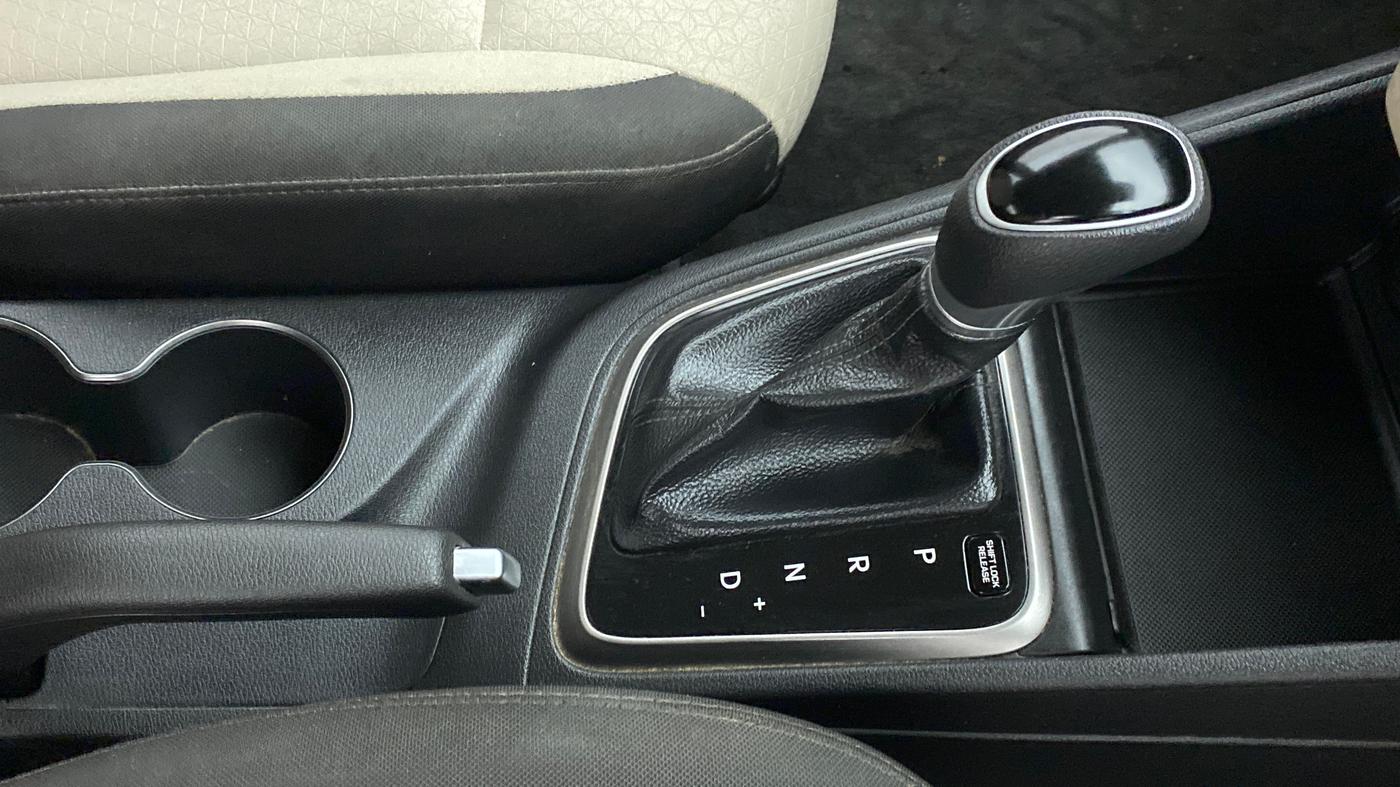 2018 Hyundai Verna EX 1.6 VTVT AT, Petrol, Automatic, 40,923 km, Gear Lever