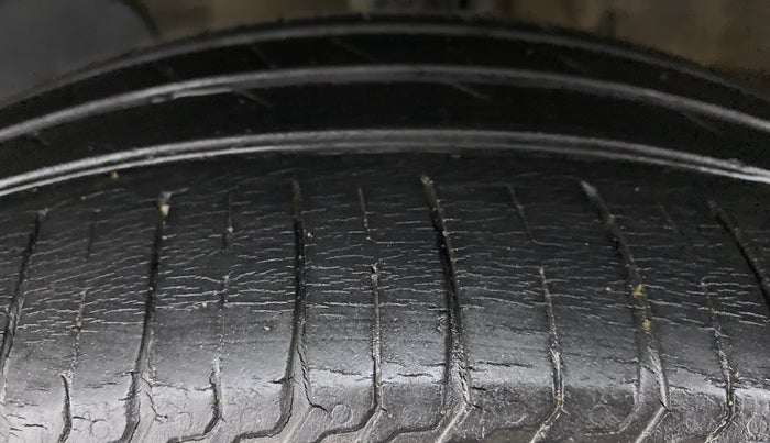 2018 Hyundai Verna EX 1.6 VTVT AT, Petrol, Automatic, 40,923 km, Left Front Tyre Tread