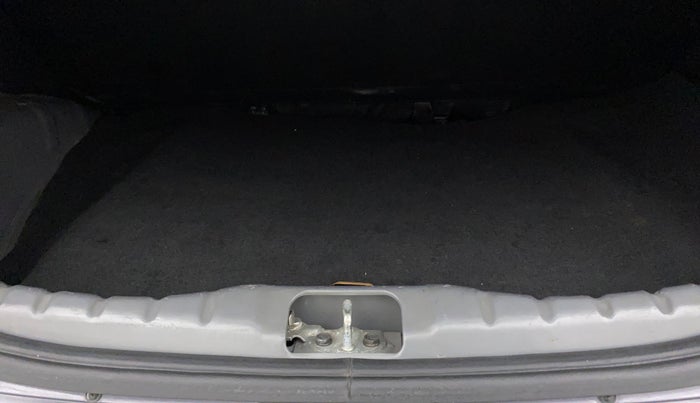 2017 Hyundai Eon MAGNA +, Petrol, Manual, 44,499 km, Boot Inside