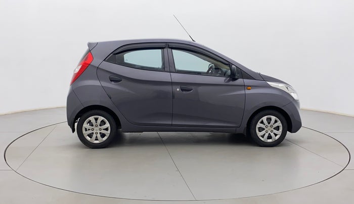2017 Hyundai Eon MAGNA +, Petrol, Manual, 44,499 km, Right Side View