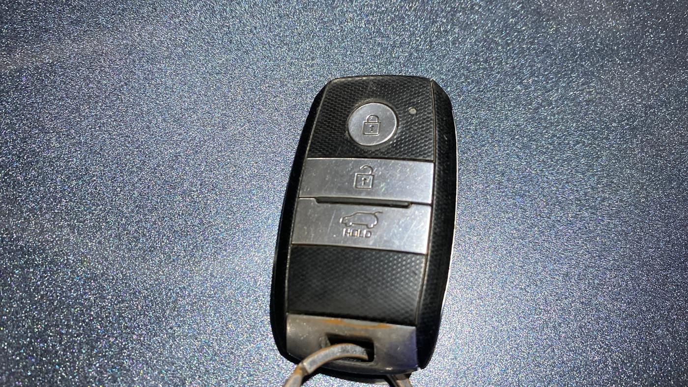 2022 KIA CARENS PRESTIGE 1.5 PETROL 7 STR, Petrol, Manual, 50,387 km, Key Close Up