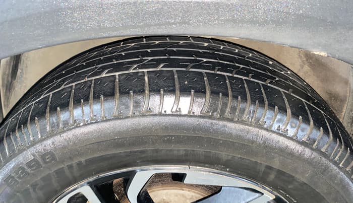 2022 KIA CARENS PRESTIGE 1.5 PETROL 7 STR, Petrol, Manual, 50,387 km, Left Front Tyre Tread