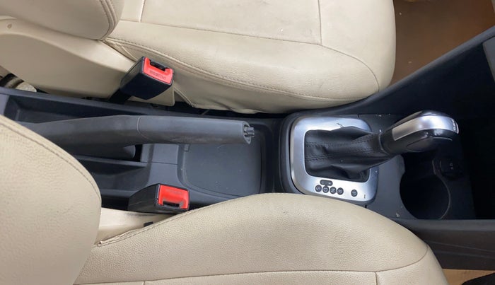 2016 Volkswagen Ameo HIGHLINE DSG 1.5 DIESEL , Diesel, Automatic, 1,01,196 km, Gear Lever
