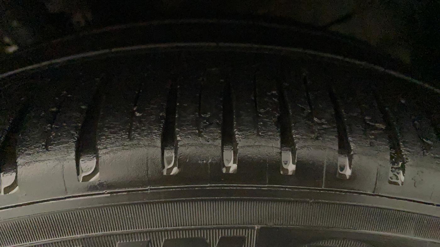 2017 Maruti Dzire ZDI PLUS, Diesel, Manual, 86,992 km, Left Front Tyre Tread