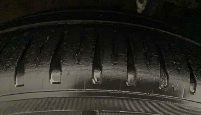 2017 Maruti Dzire ZDI PLUS, Diesel, Manual, 86,992 km, Right Rear Tyre Tread