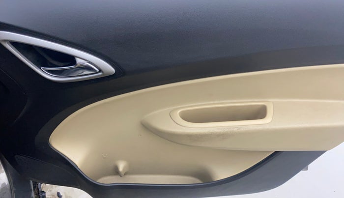 2016 Chevrolet Sail 1.2 LS ABS, Petrol, Manual, 47,752 km, Driver Side Door Panels Control