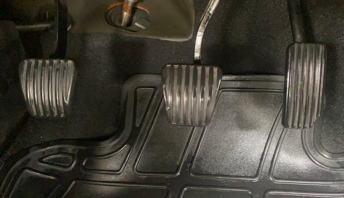 2016 Chevrolet Sail 1.2 LS ABS, Petrol, Manual, 47,752 km, Pedals