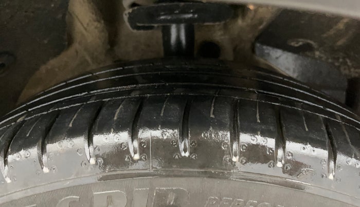 2023 MG HECTOR SAVVY PRO 1.5 TURBO CVT PETROL, Petrol, Automatic, 37,173 km, Right Front Tyre Tread