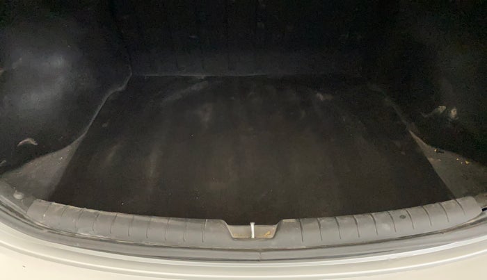 2018 Hyundai Verna 1.6 VTVT SX, Petrol, Manual, 78,038 km, Boot Inside