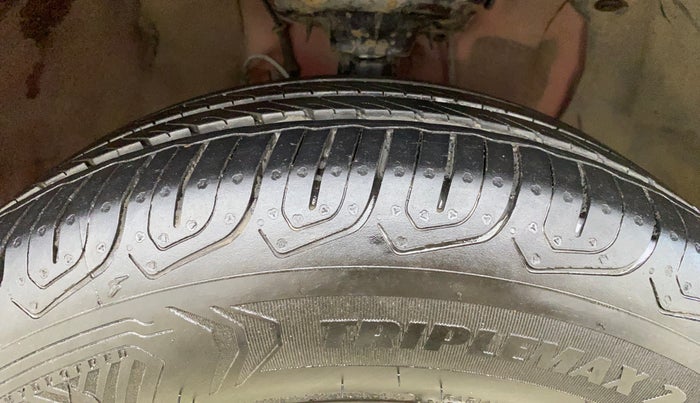 2017 Hyundai Elite i20 SPORTZ 1.2, Petrol, Manual, 45,037 km, Right Front Tyre Tread