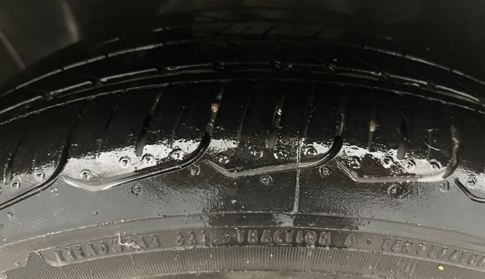 2020 Tata ALTROZ XT PETROL, Petrol, Manual, 64,084 km, Left Front Tyre Tread