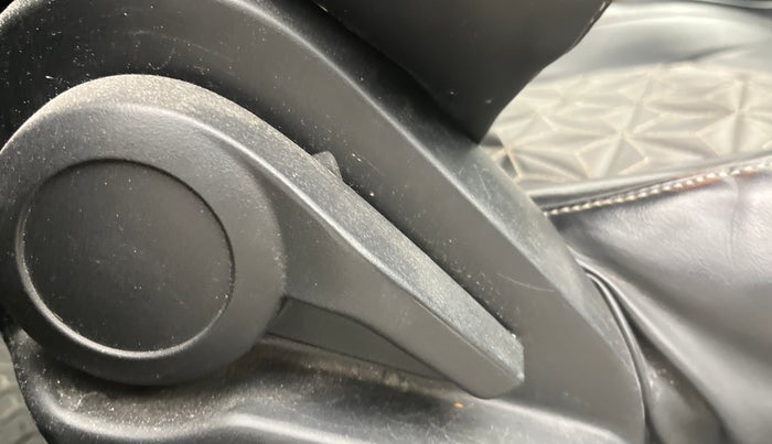 2020 Tata ALTROZ XT PETROL, Petrol, Manual, 64,084 km, Driver Side Adjustment Panel