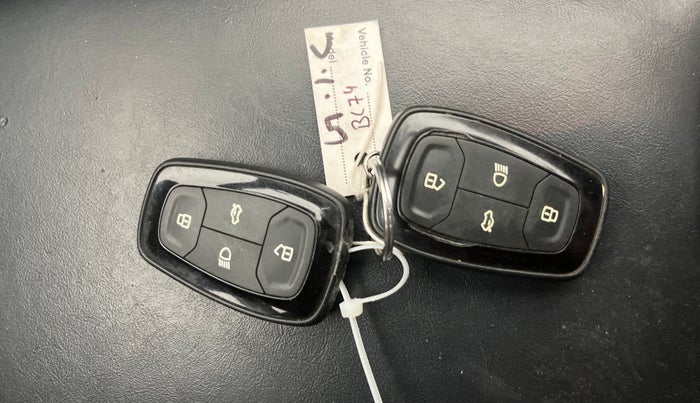 2020 Tata ALTROZ XT PETROL, Petrol, Manual, 64,084 km, Key Close Up