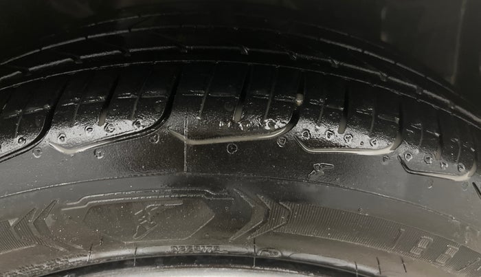 2020 Tata ALTROZ XT PETROL, Petrol, Manual, 64,084 km, Right Front Tyre Tread