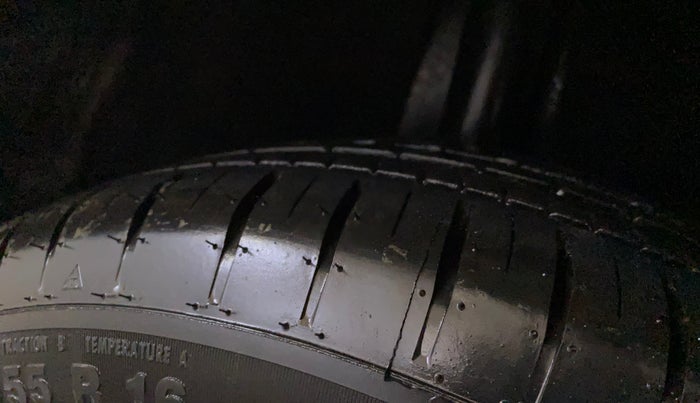 2016 Maruti Baleno ALPHA PETROL 1.2, Petrol, Manual, 75,761 km, Right Rear Tyre Tread